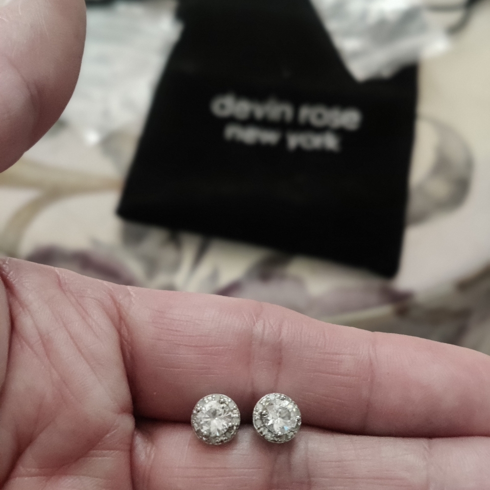 Devin Rose Sterling Silver Laboratory Created White Sapphire and 1/10 Cttw